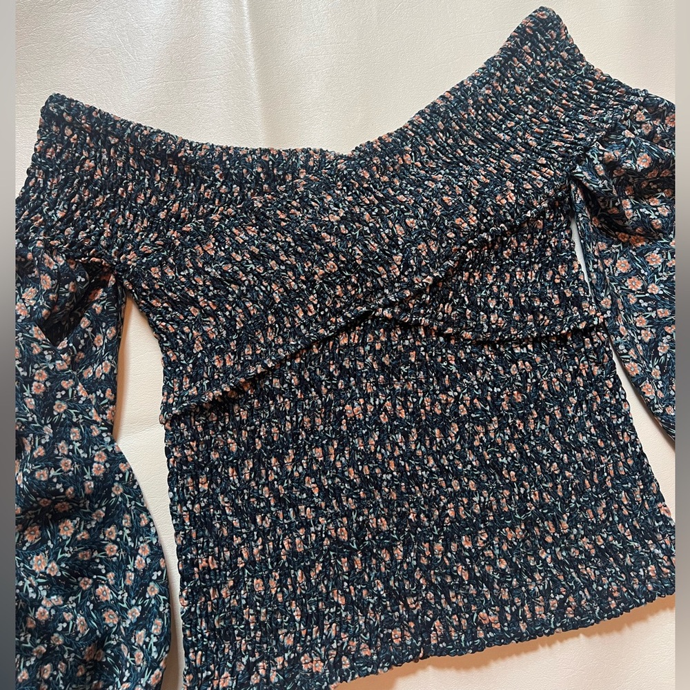 NWT cupcakes & cashmere Floral Off-Shoulder Top - Size S